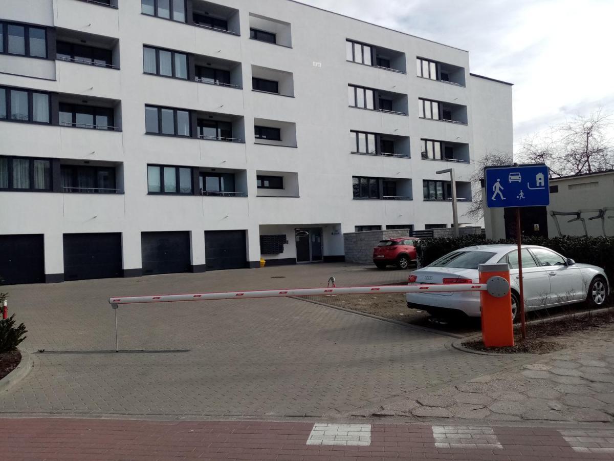 Apartamentyprzymorzu Baltycki Z Miejscem Postojowym I Ogrodkiem Kołobrzeg Esterno foto