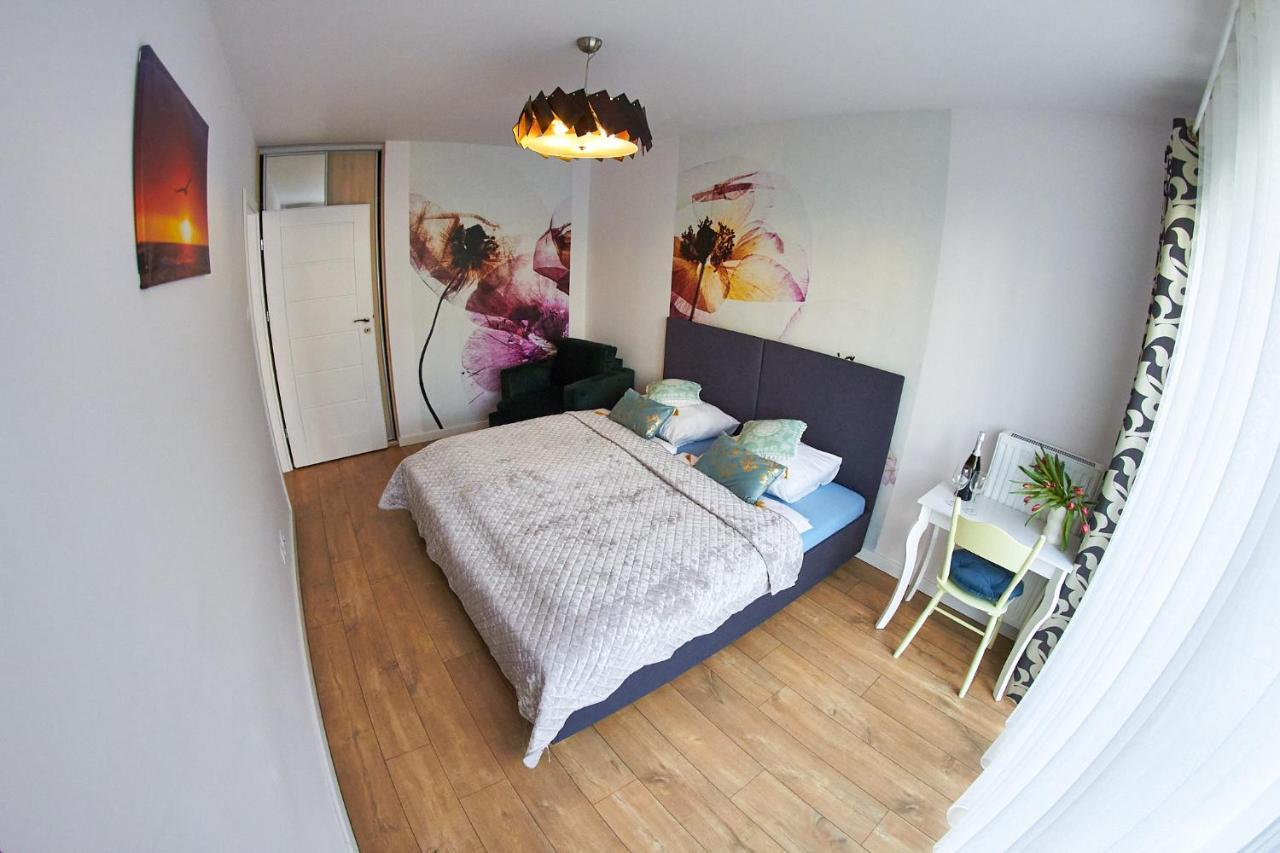 Apartamentyprzymorzu Baltycki Z Miejscem Postojowym I Ogrodkiem Kołobrzeg Esterno foto