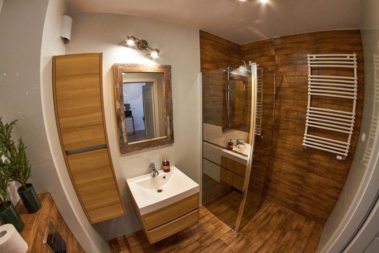Apartamentyprzymorzu Baltycki Z Miejscem Postojowym I Ogrodkiem Kołobrzeg Esterno foto