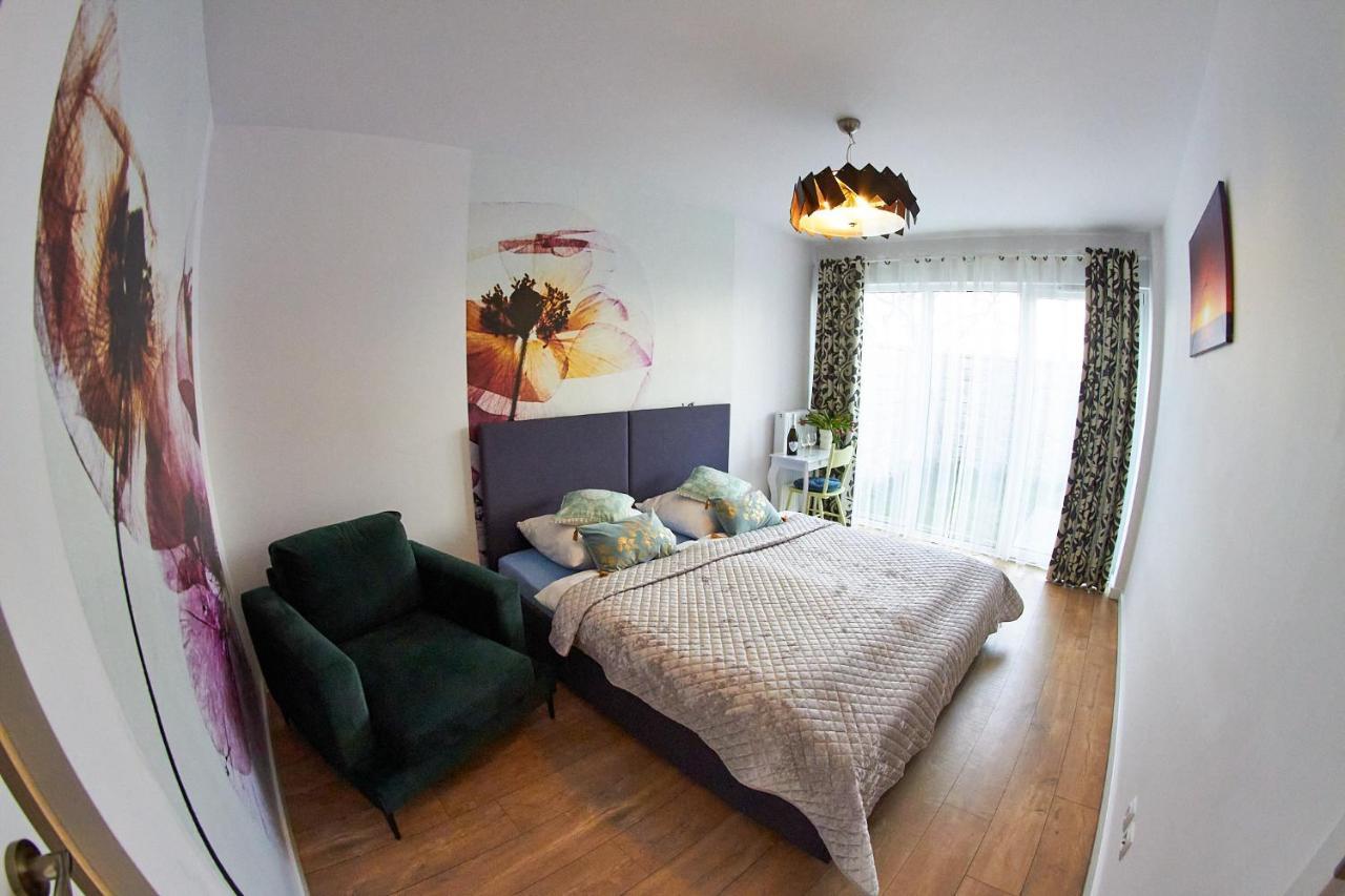 Apartamentyprzymorzu Baltycki Z Miejscem Postojowym I Ogrodkiem Kołobrzeg Esterno foto