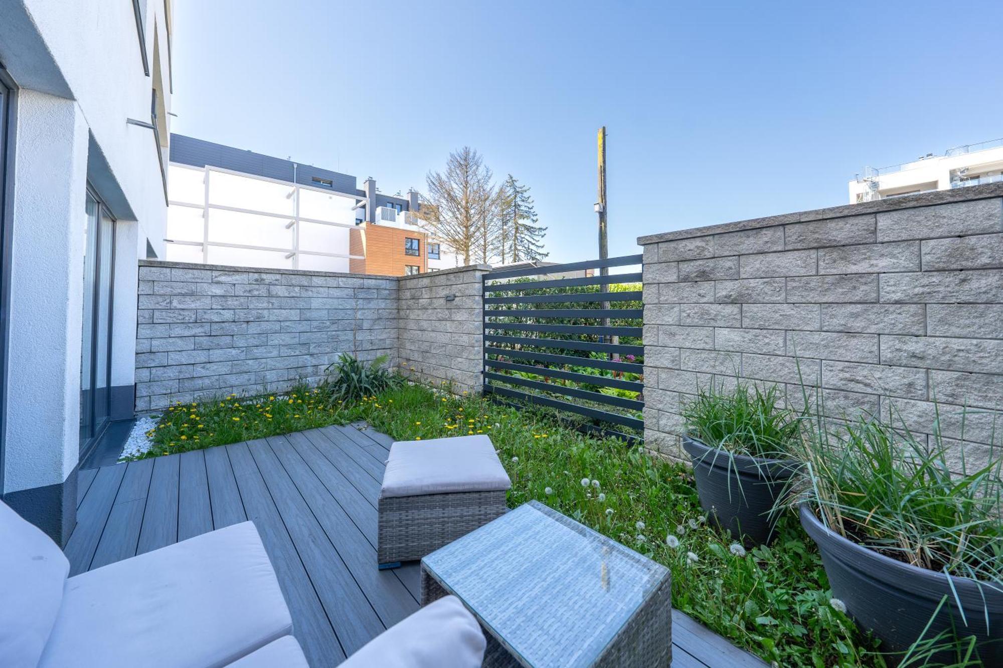 Apartamentyprzymorzu Baltycki Z Miejscem Postojowym I Ogrodkiem Kołobrzeg Esterno foto